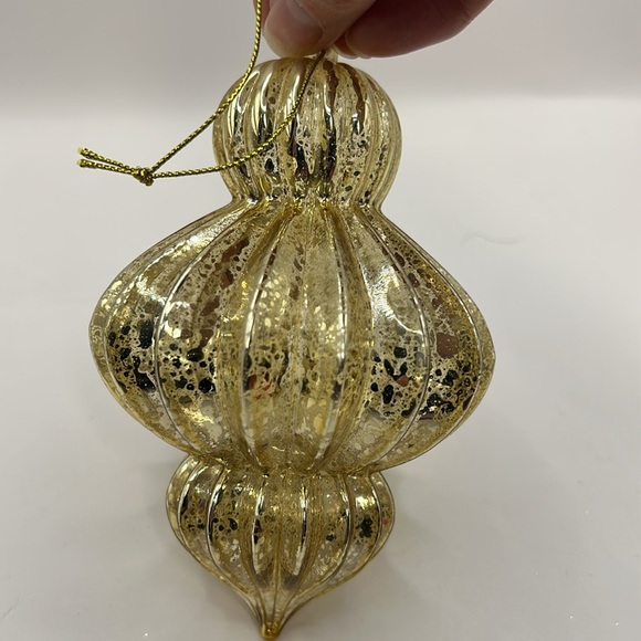 Elegant Gold Glass Ornament - Picture 10 of 12